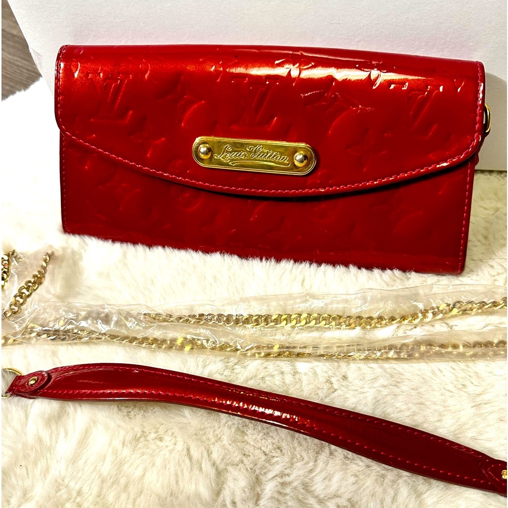 Louis Vuitton Vernes wallet with chain authentic used